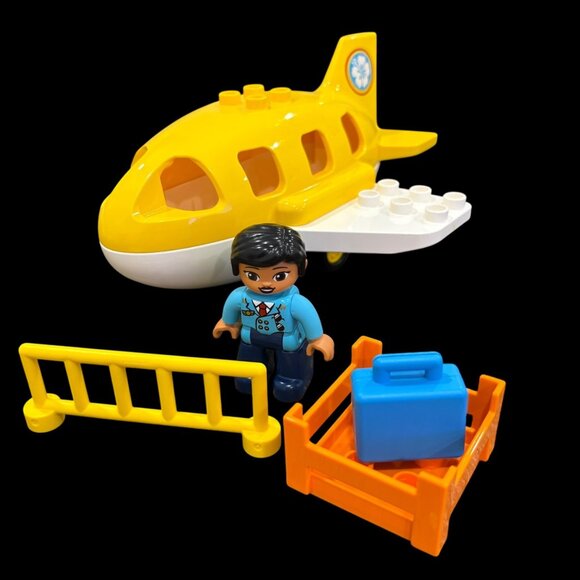 Lego Duplo 10871 Airport Incomplete Set With Minifigure Airplane & Accessories - Picture 1 of 2